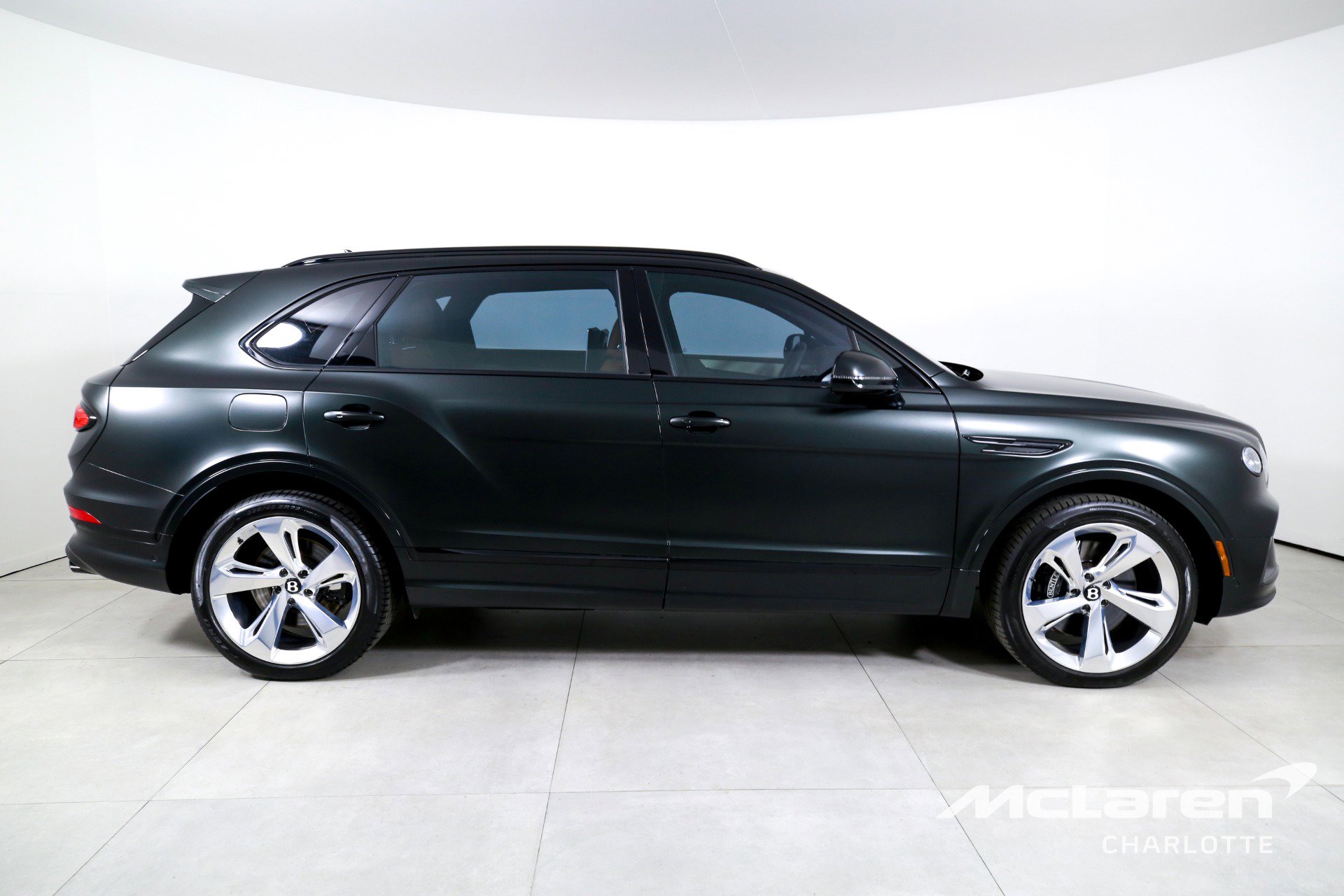 Used 2023 Bentley Bentayga Extended Wheelbase image 9