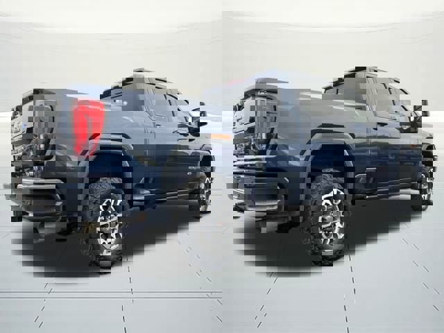 Used 2022 GMC Sierra 2500 AT4 w/ AT4 Preferred Package image 4