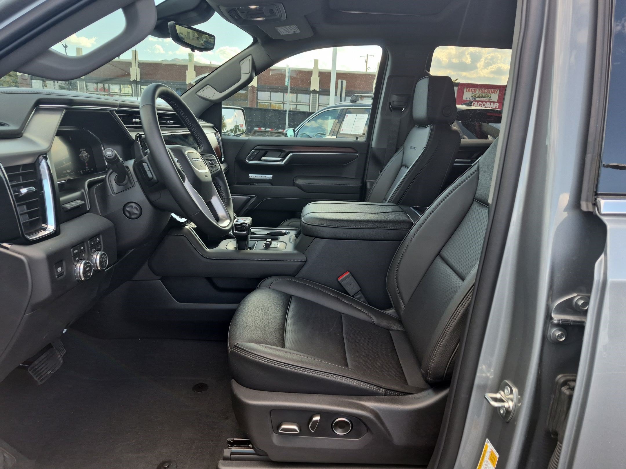 Used 2026 GMC Sierra 1500 Denali w/ Denali Reserve Package AWD/4WD image 17