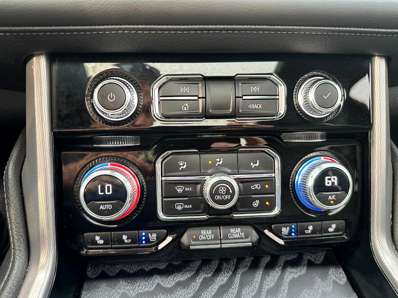 Used 2023 GMC Yukon Denali w/ Denali Reserve Package image 54