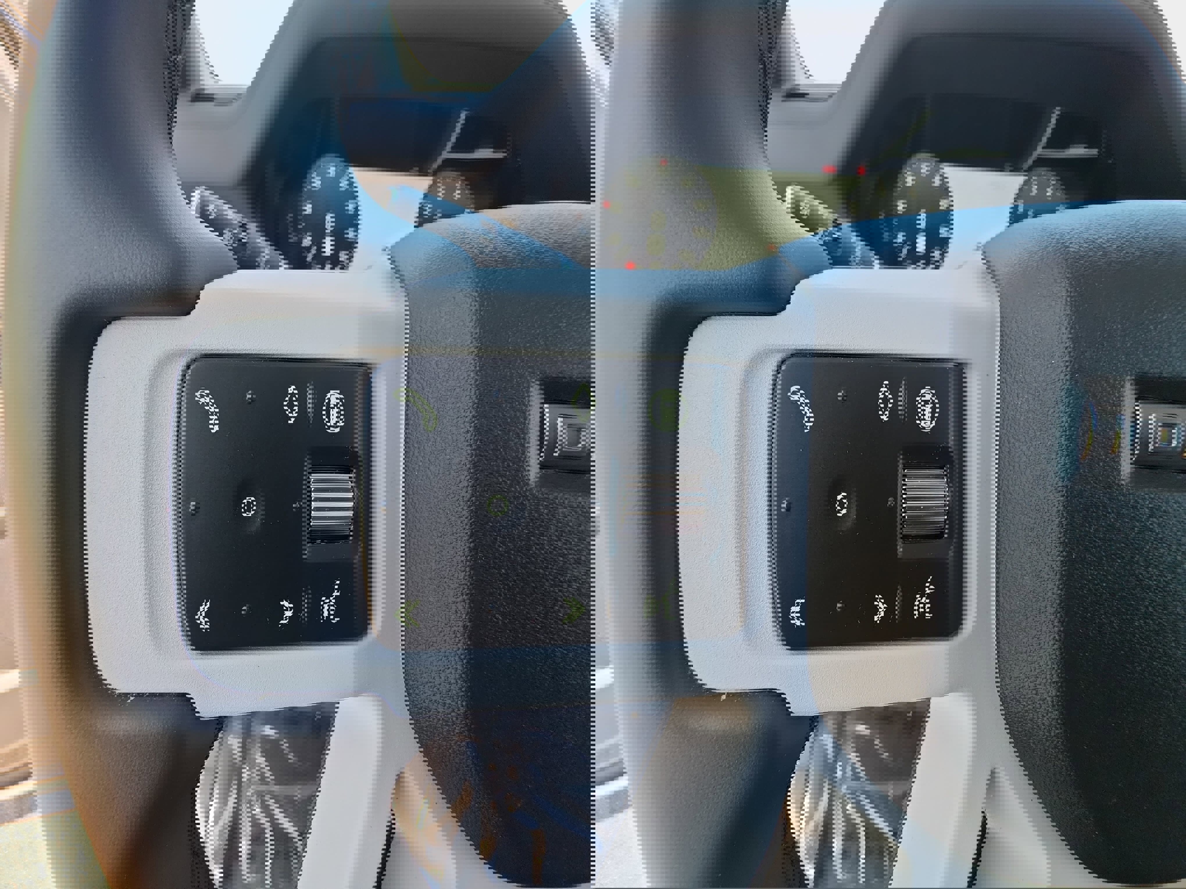 Used 2025 Land Rover Defender 110 S image 16