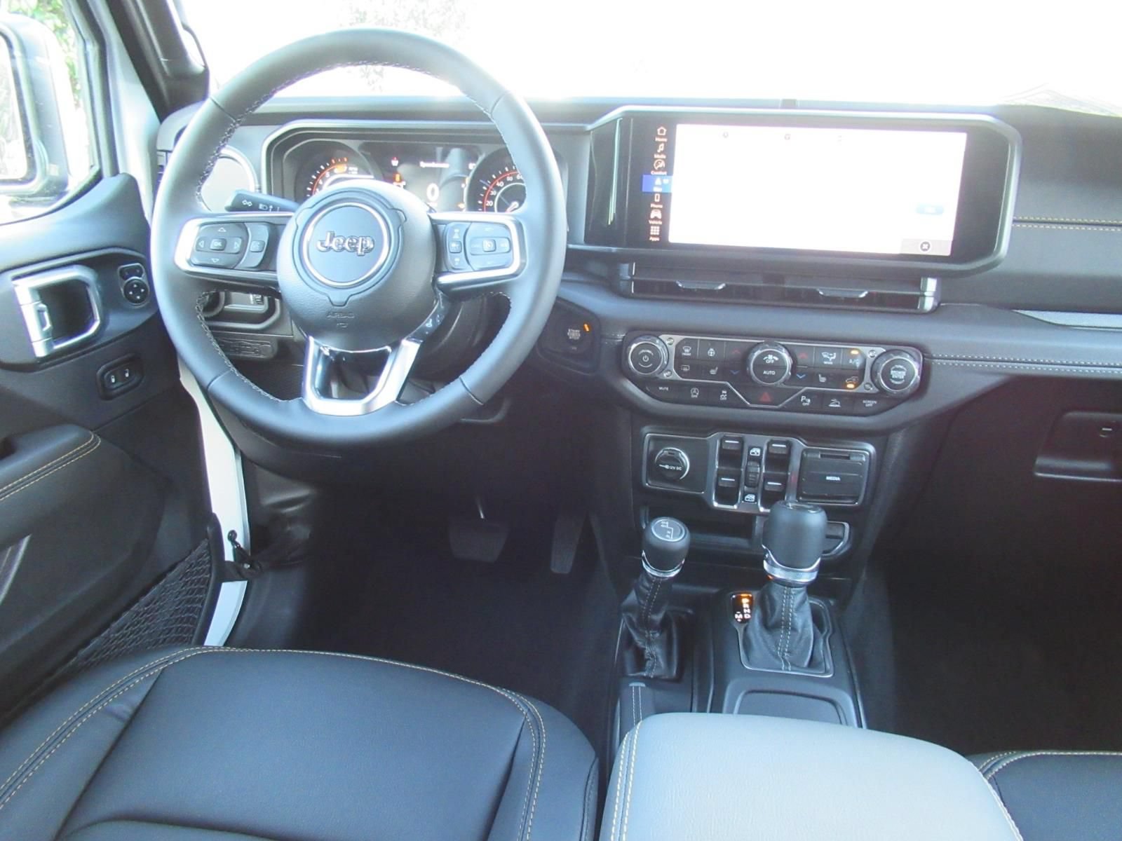 New 2026 Jeep Wrangler Unlimited Sahara AWD/4WD image 13