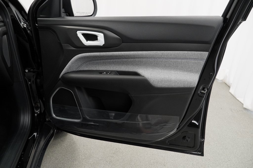 Certified 2025 Jeep Compass Latitude w/ Convenience Group image 44