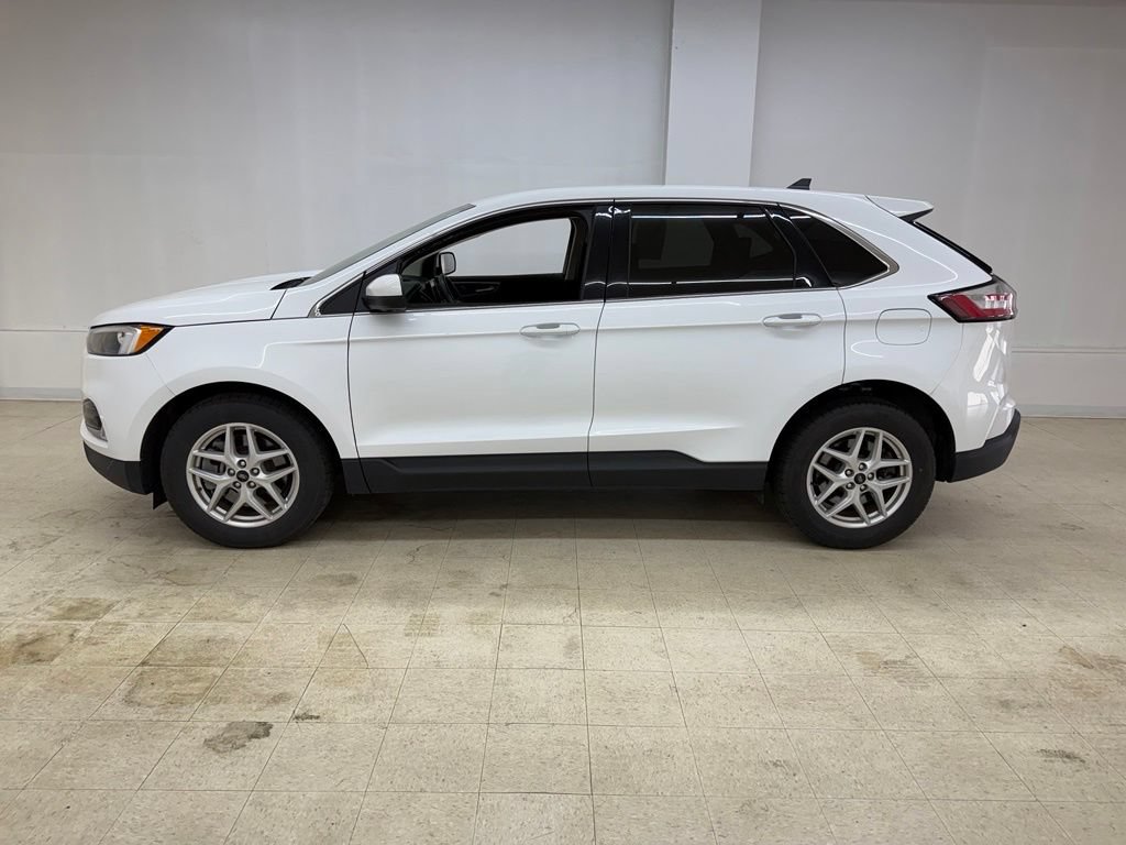 Used 2024 Ford Edge SEL w/ Convenience Package AWD/4WD image 2