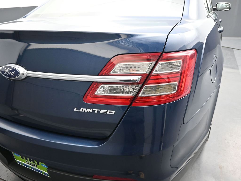 Used 2017 Ford Taurus SE image 9