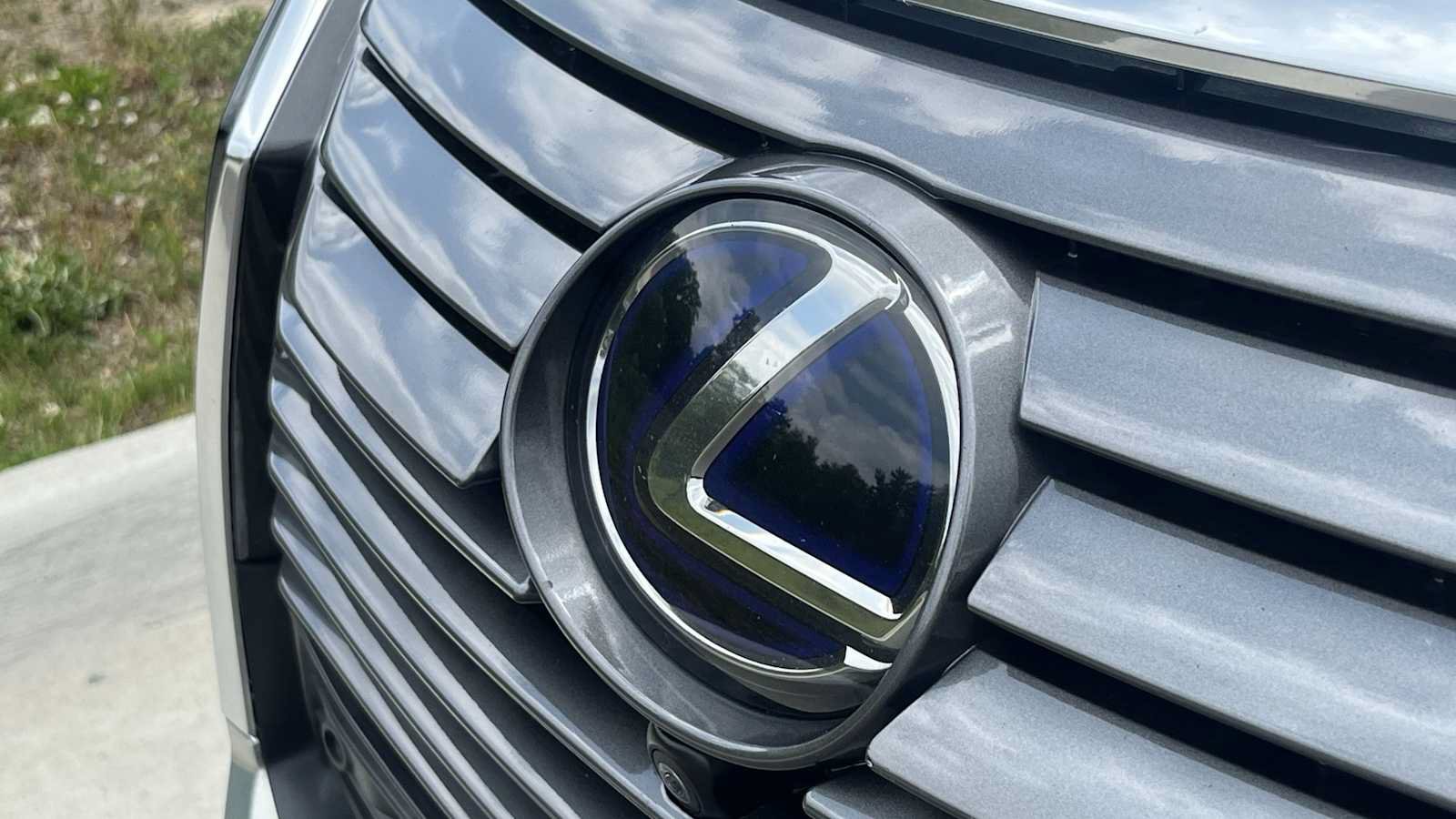 Used 2019 Lexus RX 450h AWD w/ Luxury Package image 24