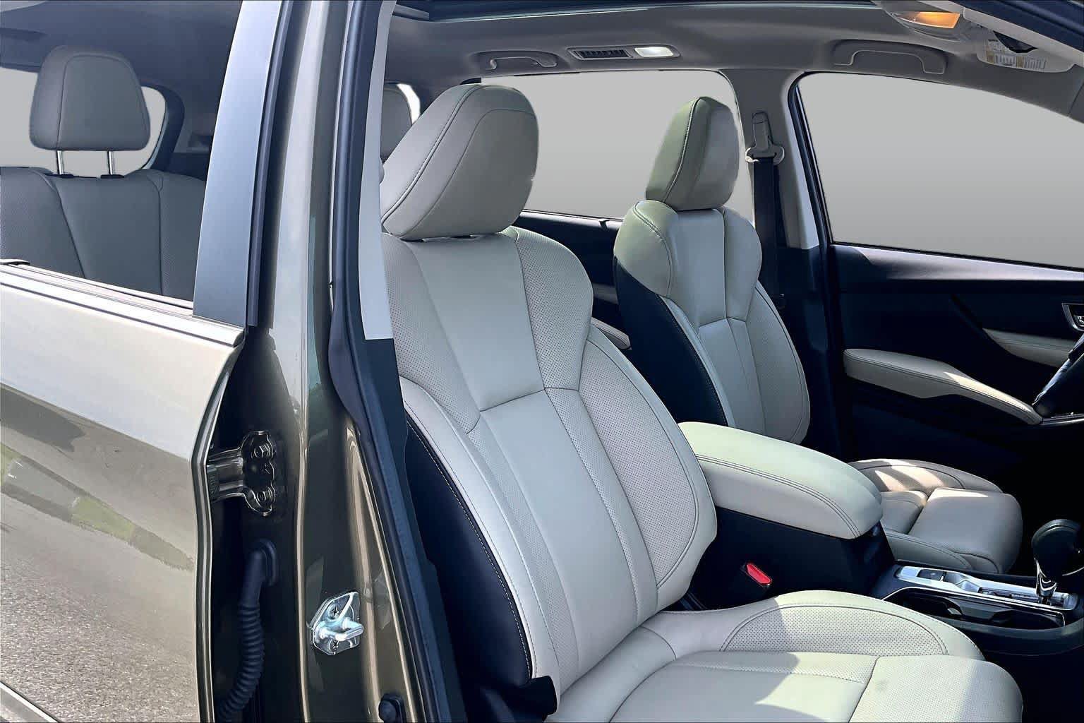 Used 2024 Subaru Ascent Limited w/ Technology Package AWD/4WD image 9