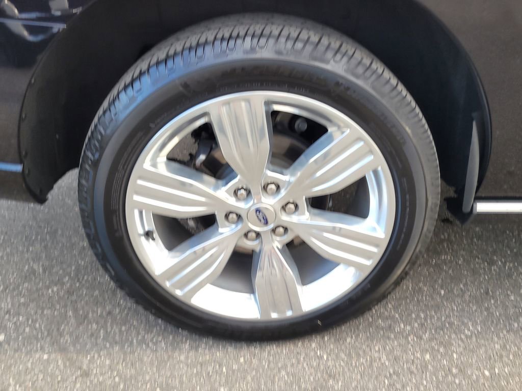 Used 2023 Ford Expedition Platinum image 5