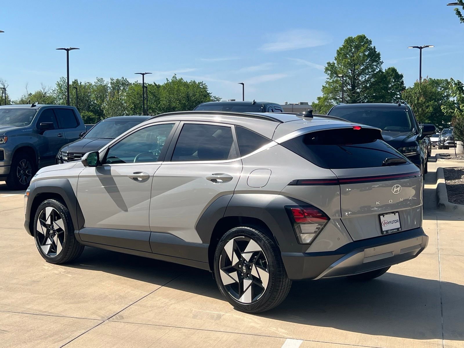 Certified 2024 Hyundai Kona Limited FWD image 10