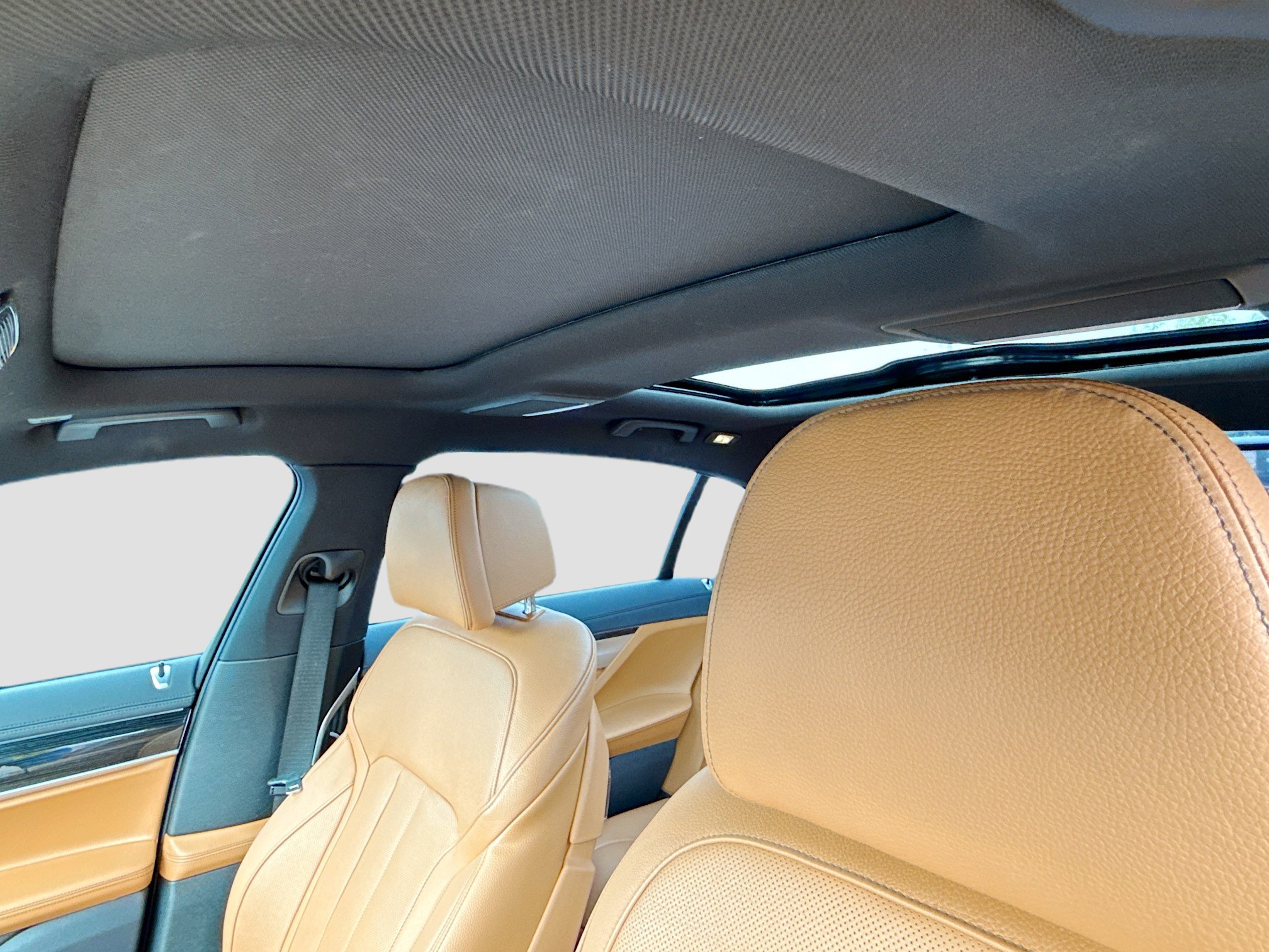 Used 2020 BMW 740i w/ M Sport Package image 27