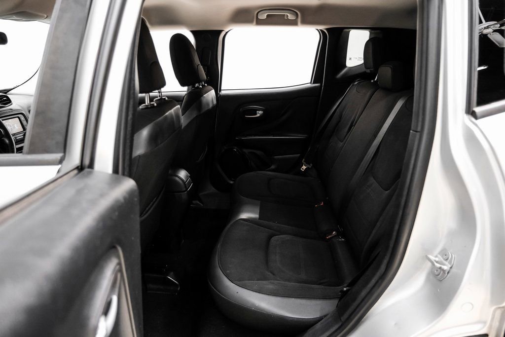 Used 2017 Jeep Renegade Altitude image 41