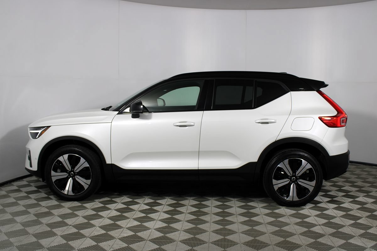 Used 2023 Volvo XC40 Recharge Plus w/ Protection Package Premier AWD/4WD image 29