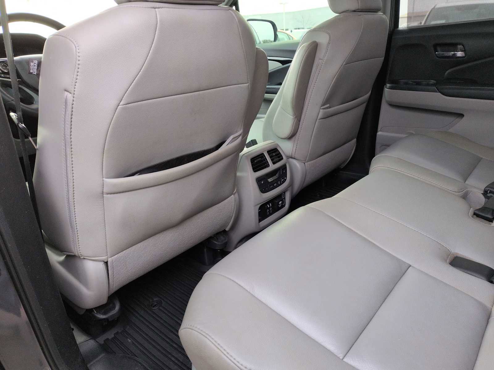 Used 2021 Honda Pilot Touring image 16