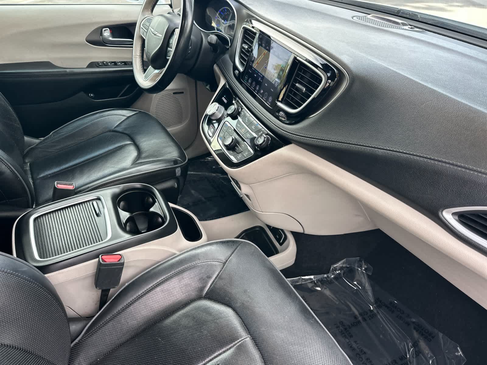 Used 2018 Chrysler Pacifica Limited w/ Advanced Safetytec Group FWD image 18