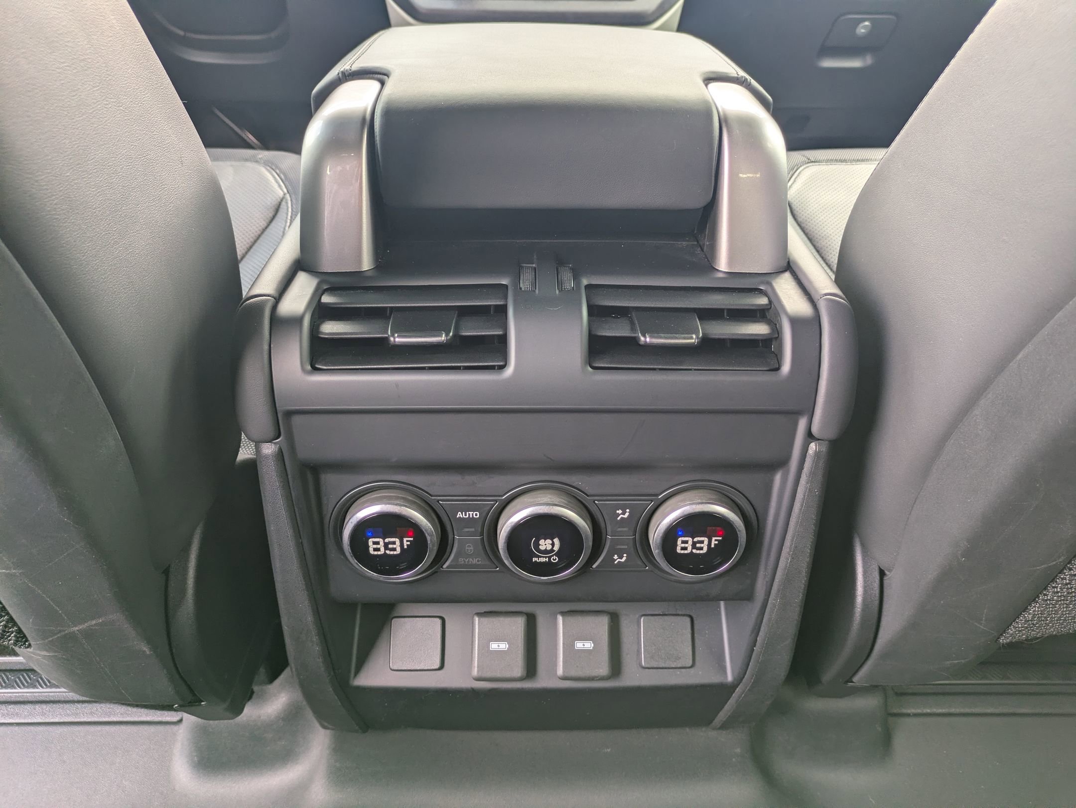 Certified 2023 Land Rover Defender 130 X-Dynamic SE image 24