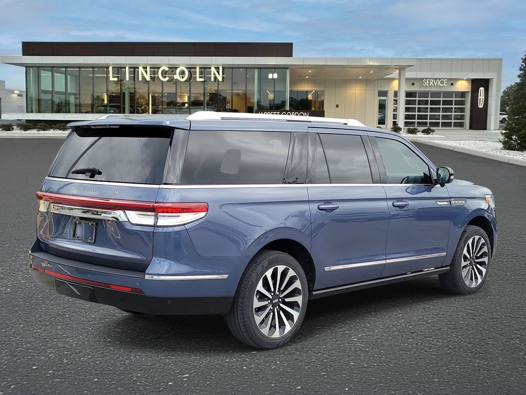 Used 2023 Lincoln Navigator L Reserve image 4