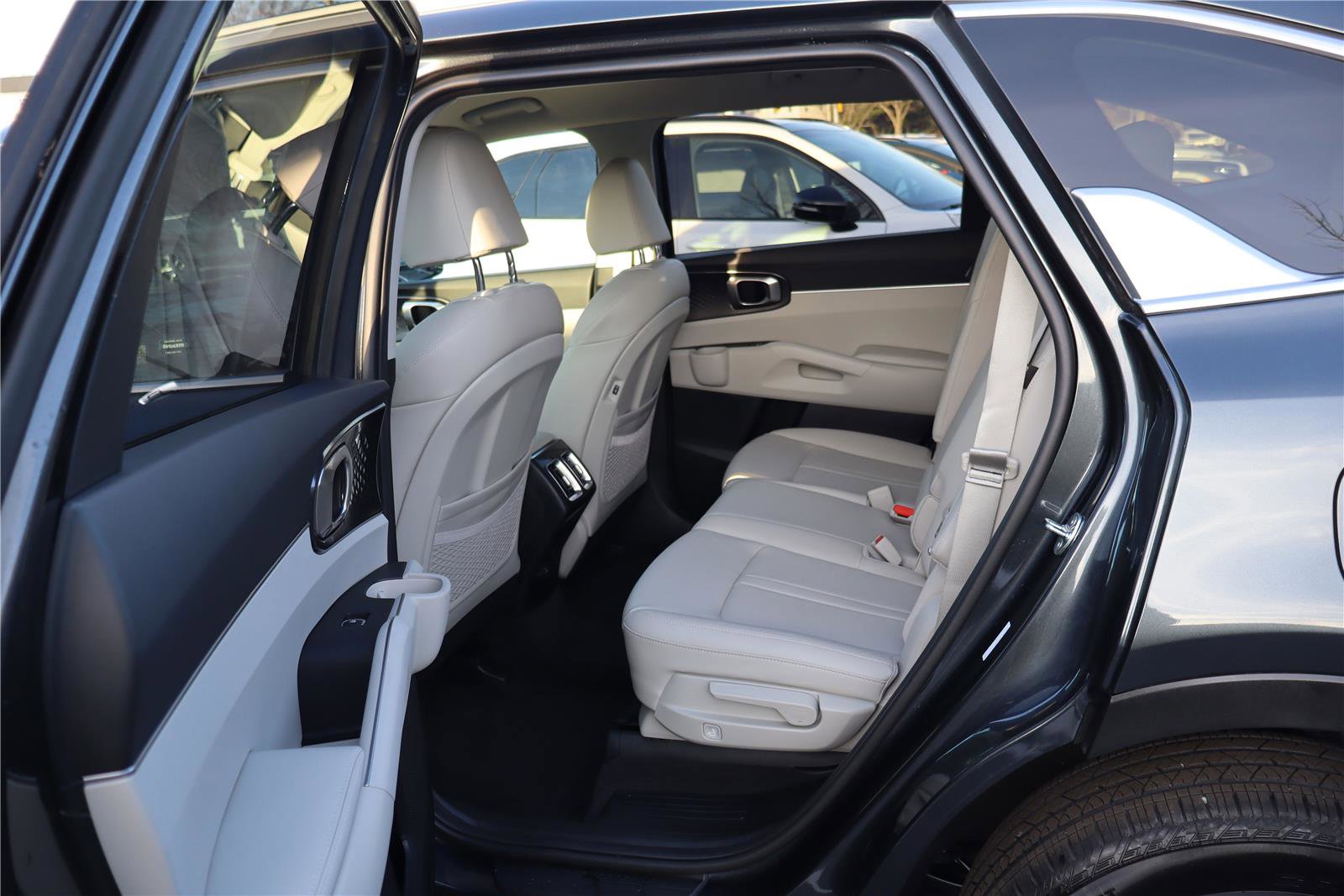 Certified 2025 Kia Sorento S image 25