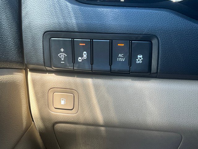 Used 2016 Kia Sedona SX FWD image 15