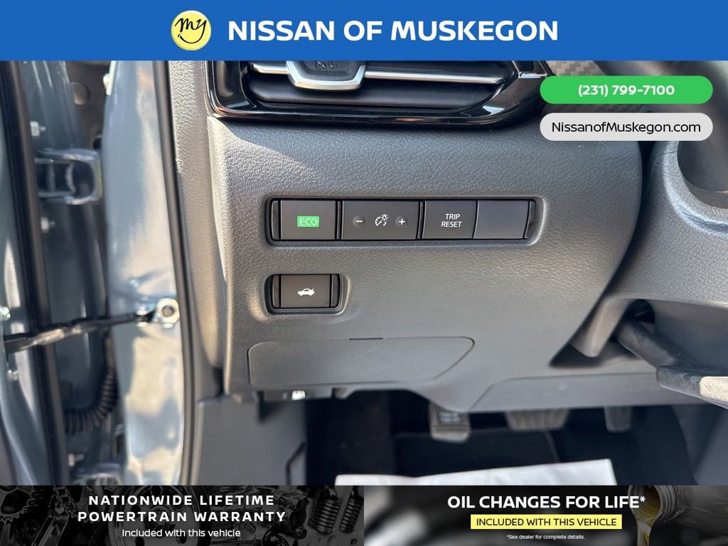 New 2025 Nissan Sentra SR image 13