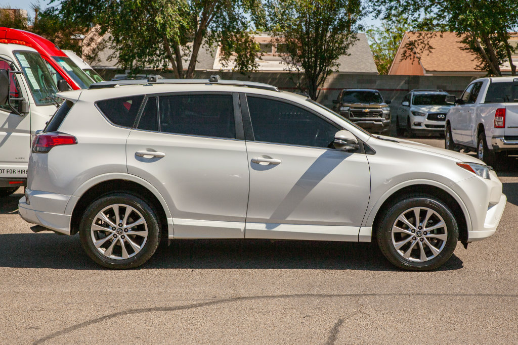 Used 2018 Toyota RAV4 Platinum AWD/4WD image 4