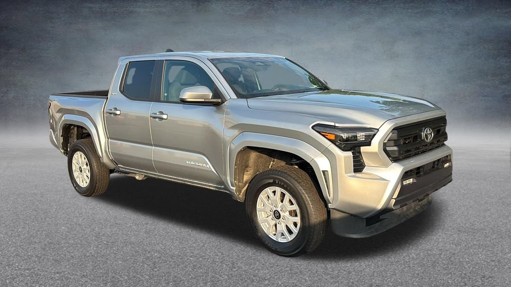 Used 2025 Toyota Tacoma SR5 AWD/4WD image 2