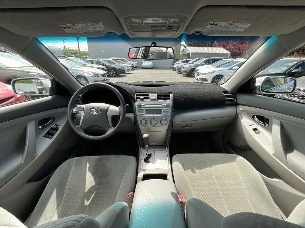 Used 2009 Toyota Camry LE FWD image 10