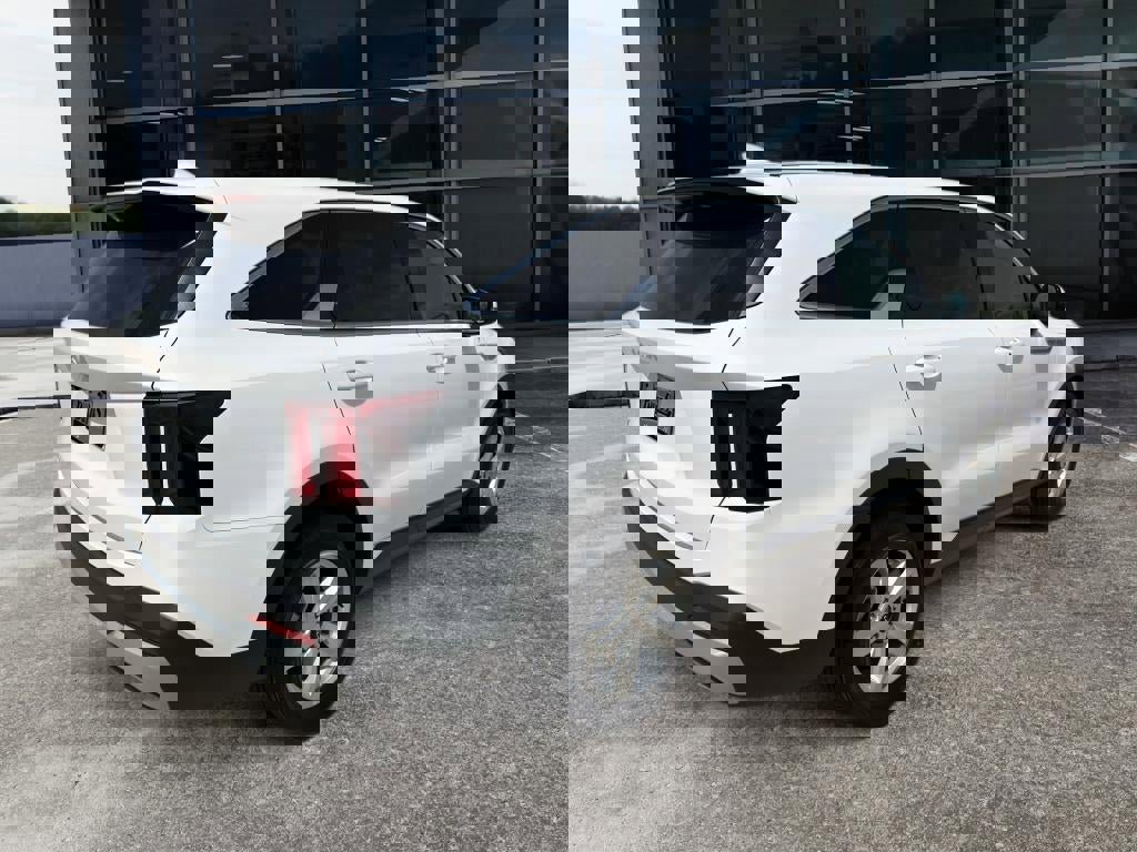 New 2026 Kia Sorento LX image 7