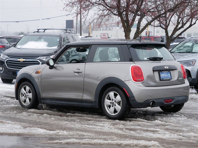 Used 2018 MINI Cooper 2-Door Hardtop w/ Cold Weather Package image 5