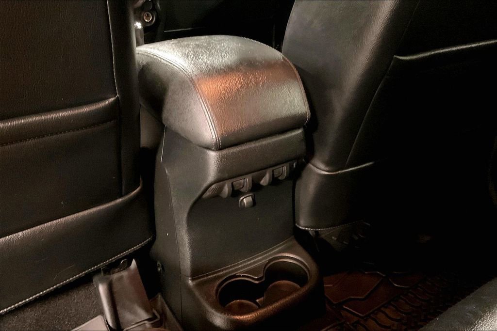 Used 2017 Jeep Wrangler Unlimited Rubicon image 30