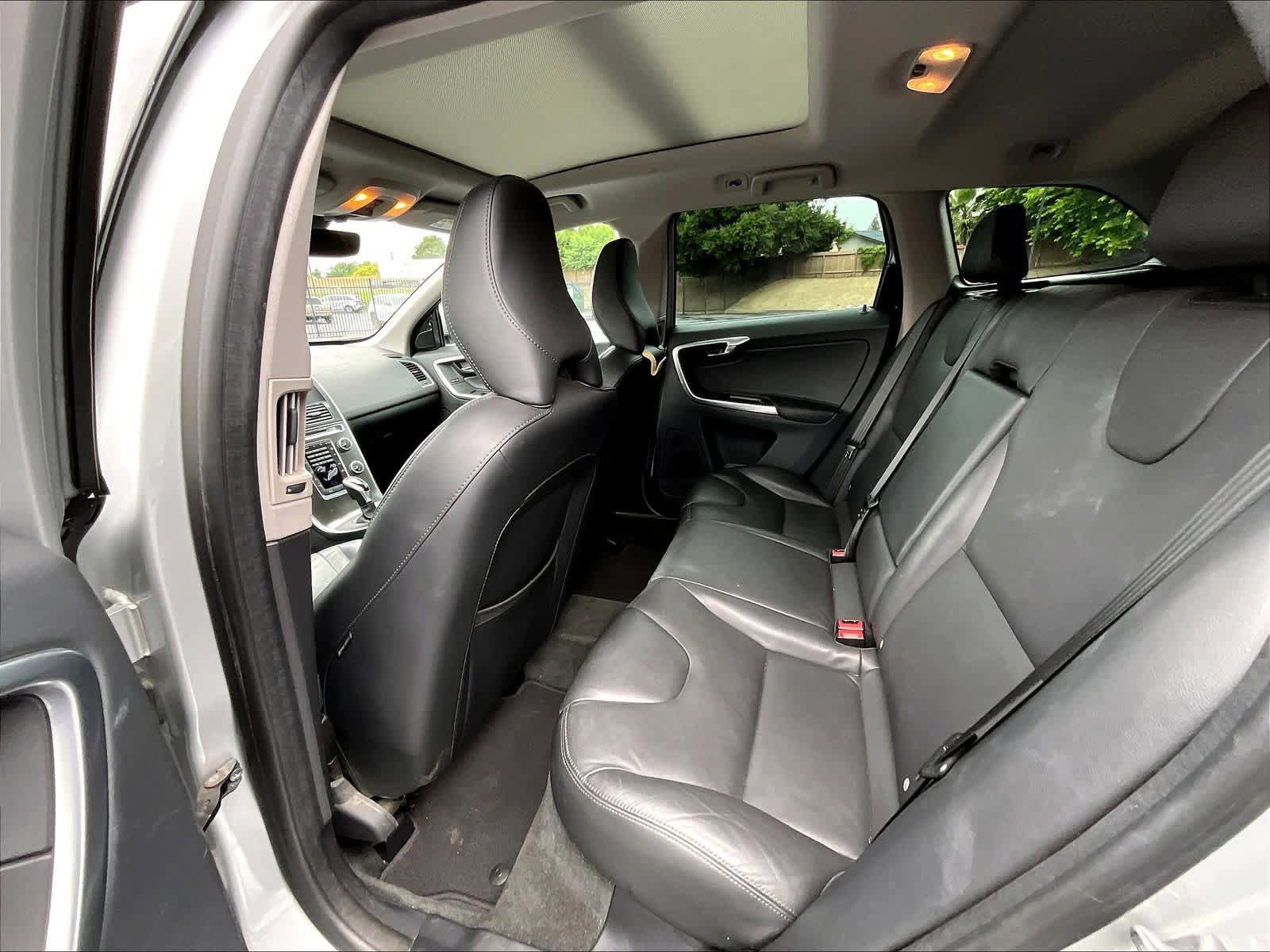Used 2015 Volvo XC60 T5 AWD/4WD image 5