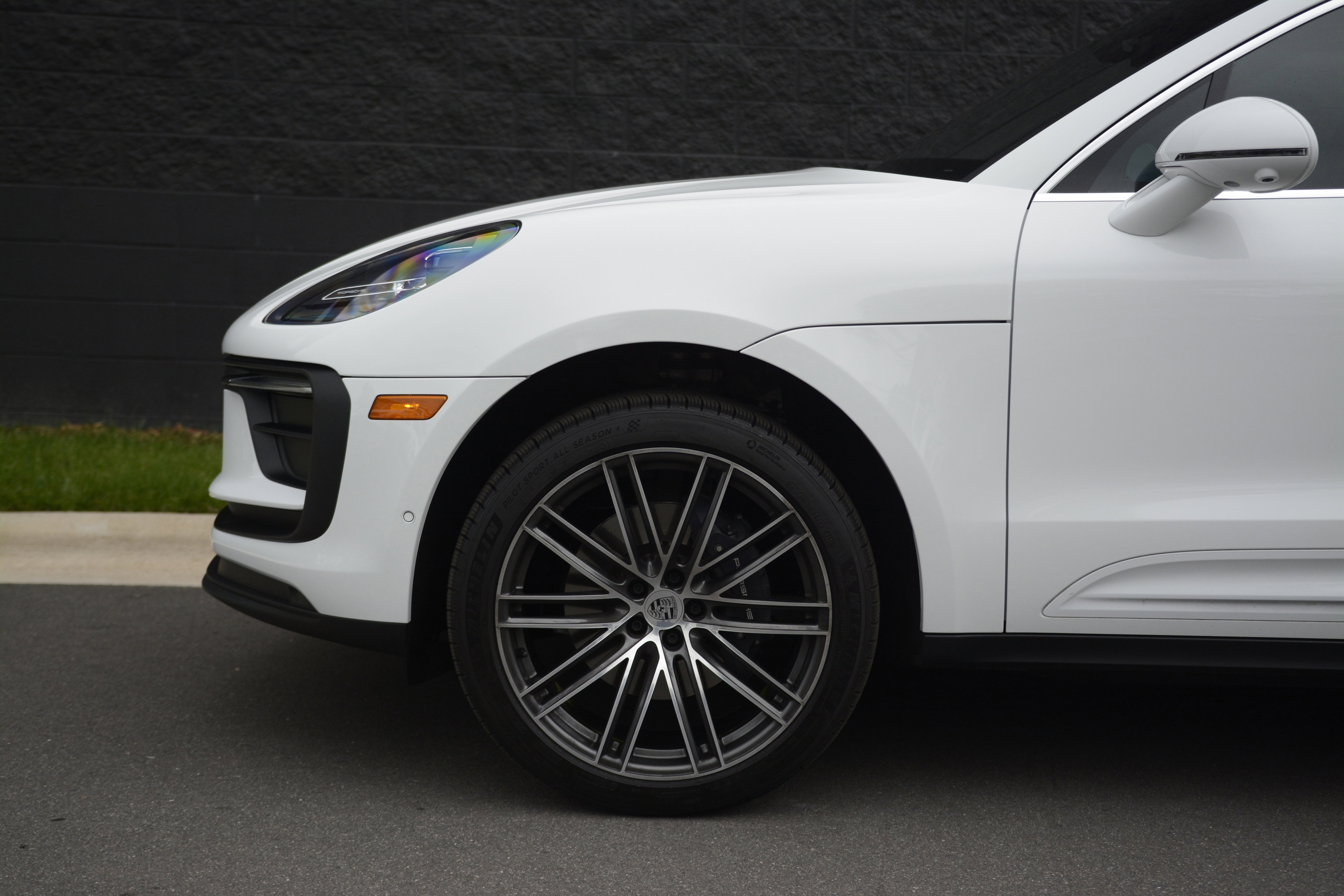 Certified 2026 Porsche Macan AWD/4WD image 39