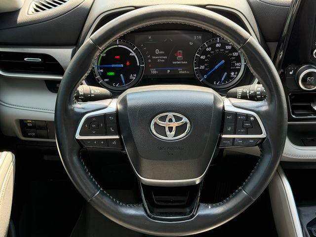 Used 2021 Toyota Highlander XLE FWD image 15