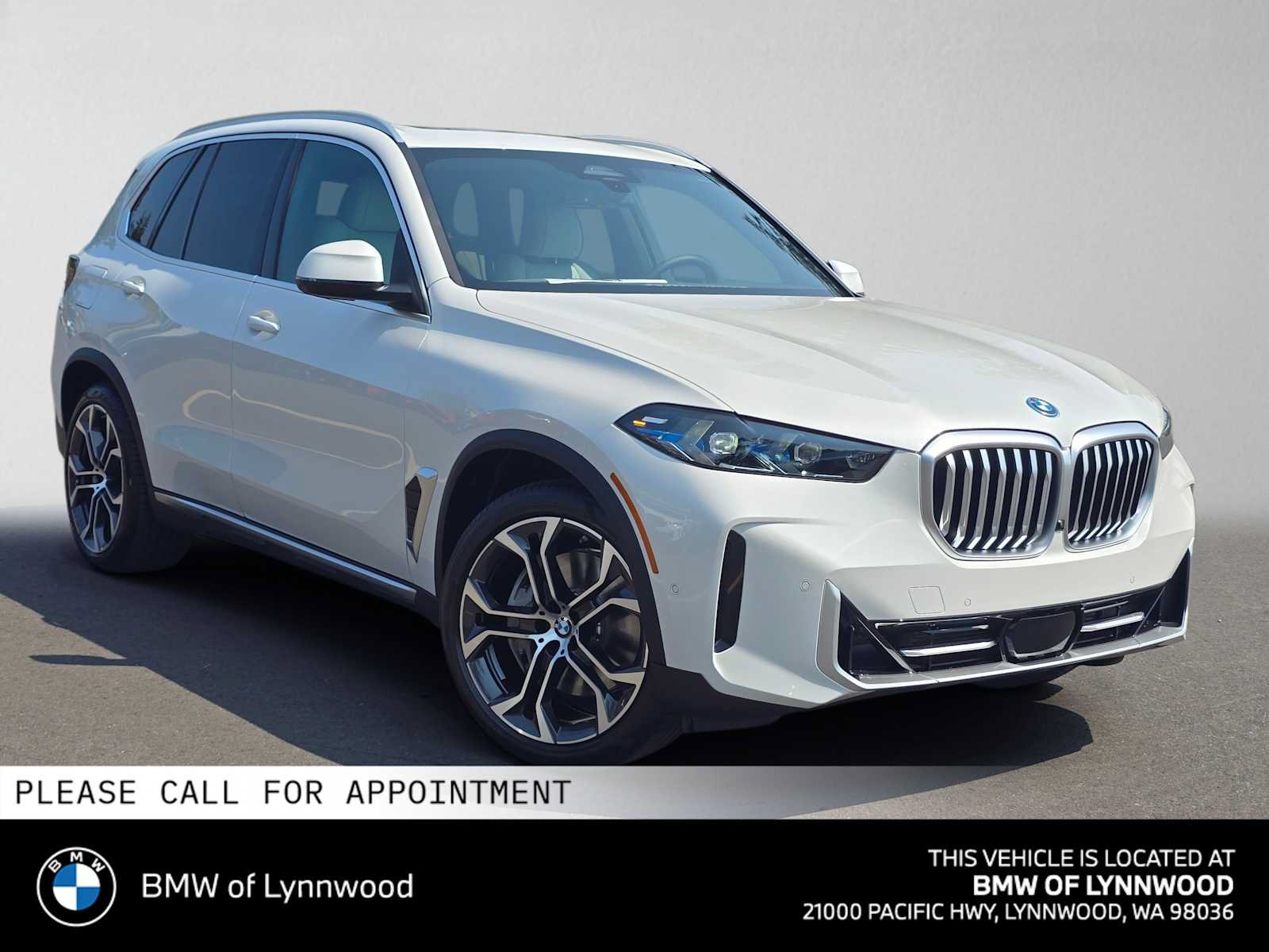 New 2026 BMW X5 xDrive50e w/ Parking Assistance Package AWD/4WD image 1