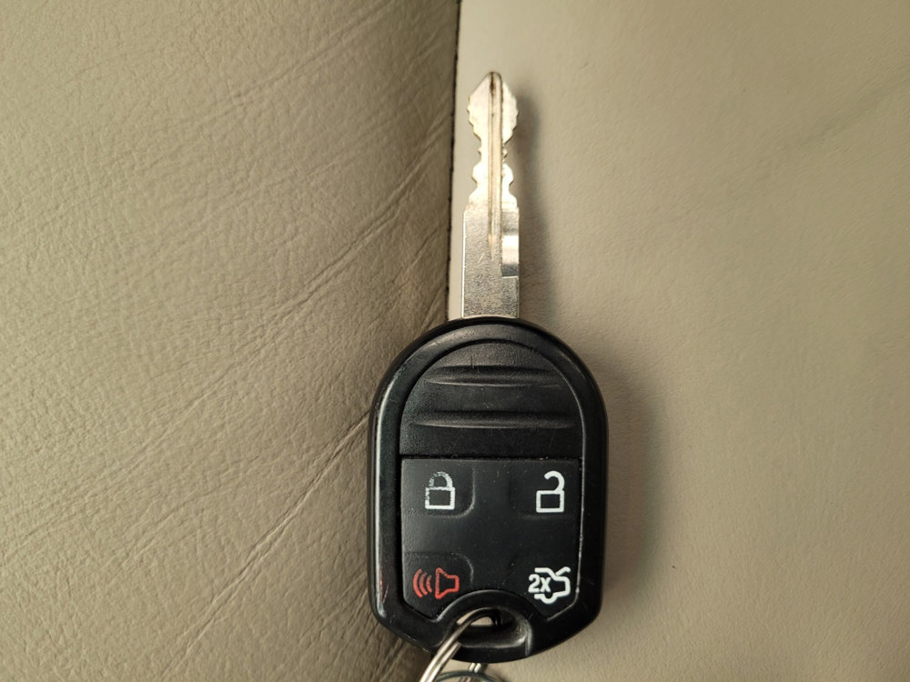 Used 2015 Ford Explorer XLT w/ Equipment Group 202A image 32