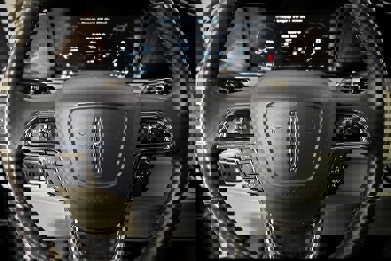 Used 2019 Lincoln Navigator Reserve image 23