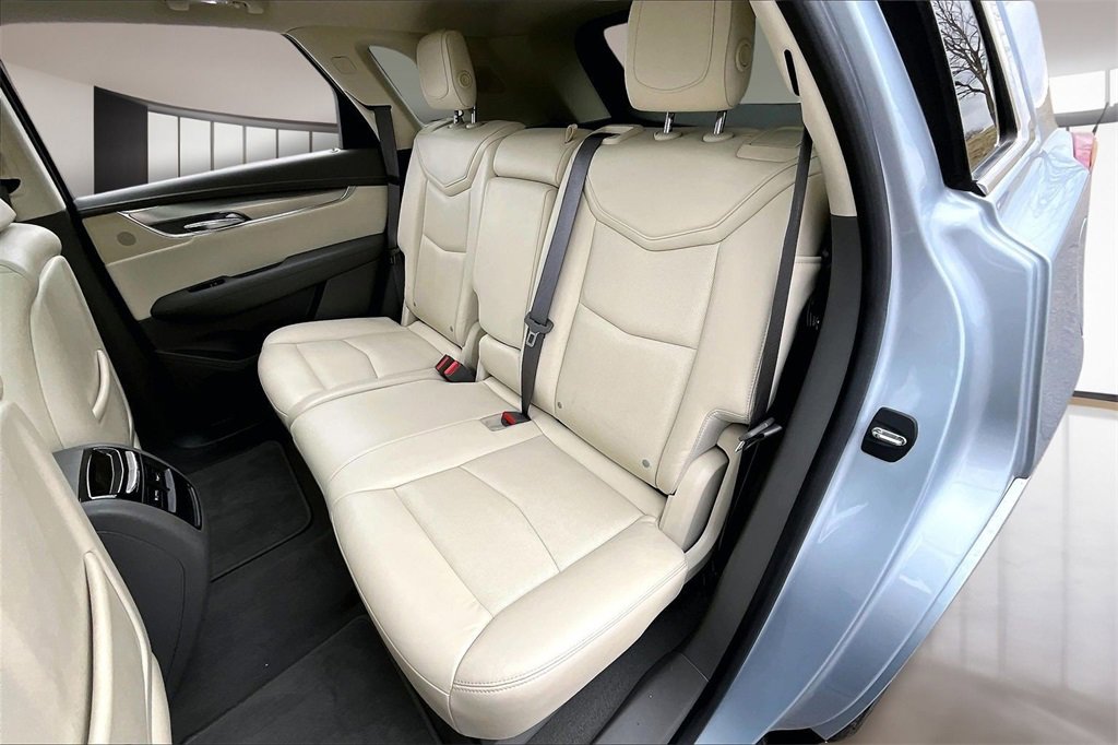 Used 2017 Cadillac XT5 Premium Luxury image 28