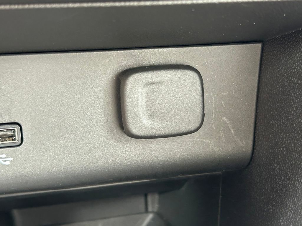 Used 2024 Buick Encore GX Preferred FWD image 27