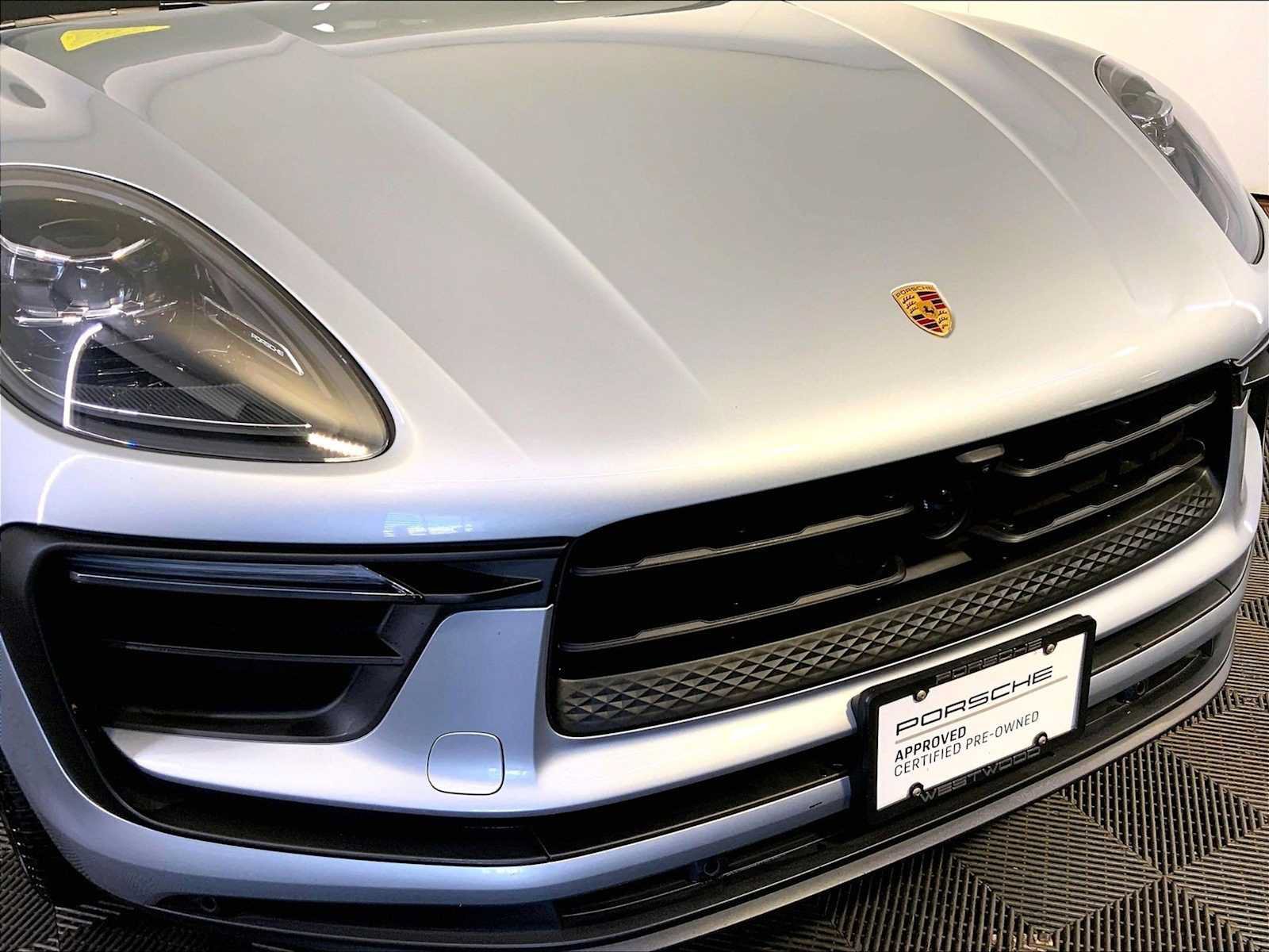 Certified 2026 Porsche Macan AWD/4WD image 34