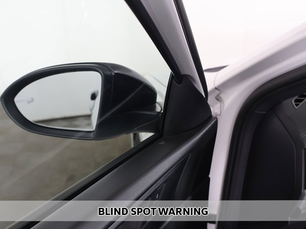 Used 2024 Volkswagen Jetta Sport image 4