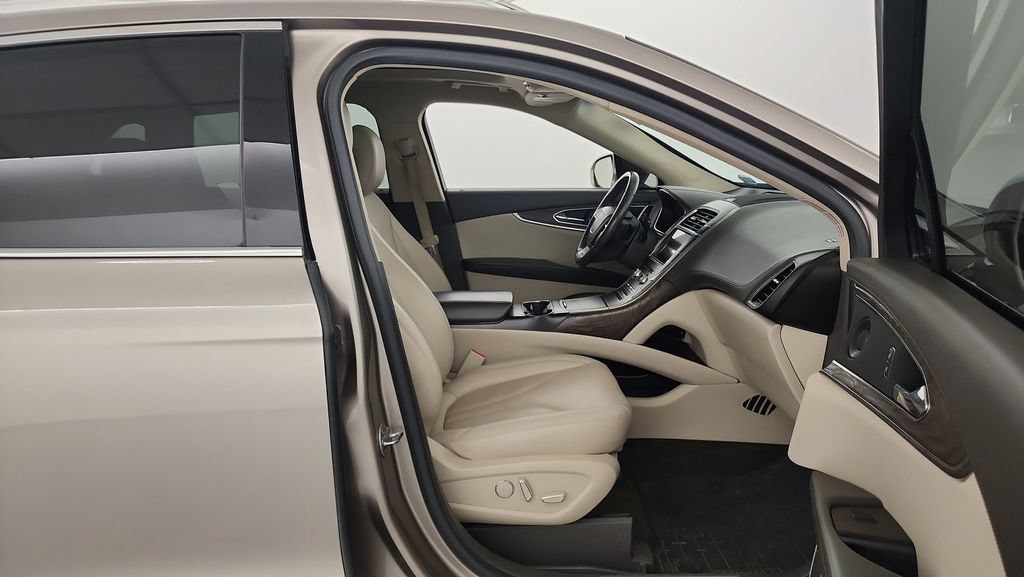 Used 2019 Lincoln Nautilus Reserve w/ Cargo Utility Package AWD/4WD image 31