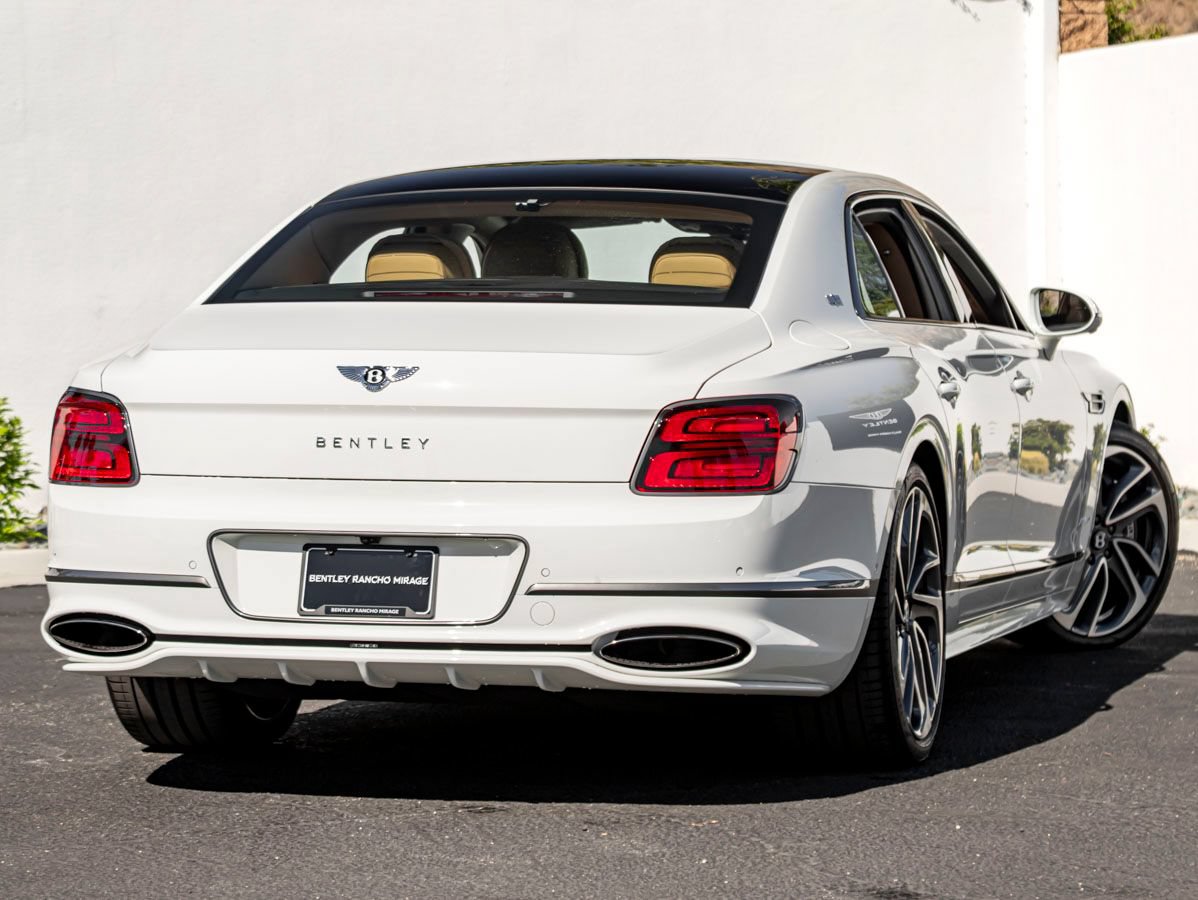 Used 2025 Bentley Flying Spur Plug-In Hybrid AWD/4WD image 11