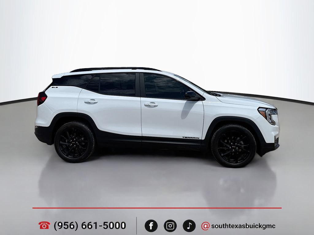 Used 2024 GMC Terrain SLE w/ Driver Convenience Package FWD image 9