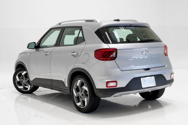 Used 2025 Hyundai Venue SEL FWD image 32