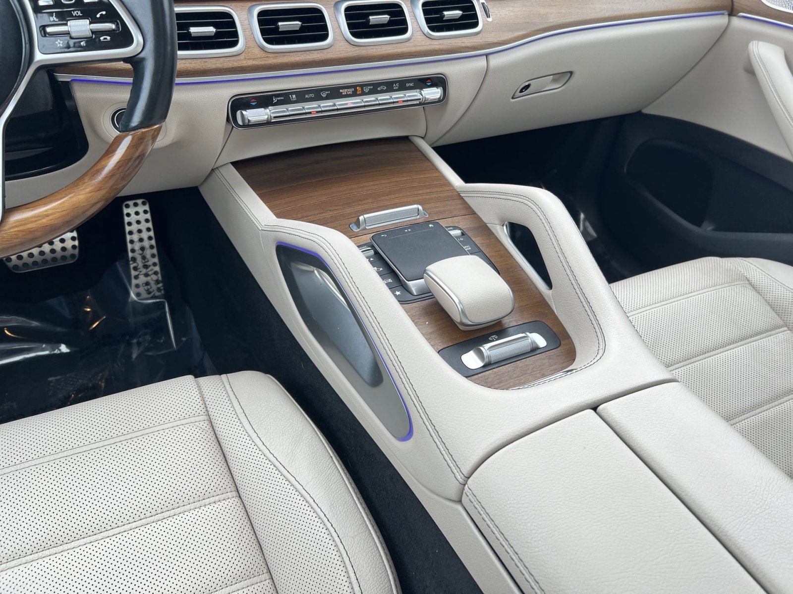 Used 2022 Mercedes-Benz GLS 450 4MATIC image 22