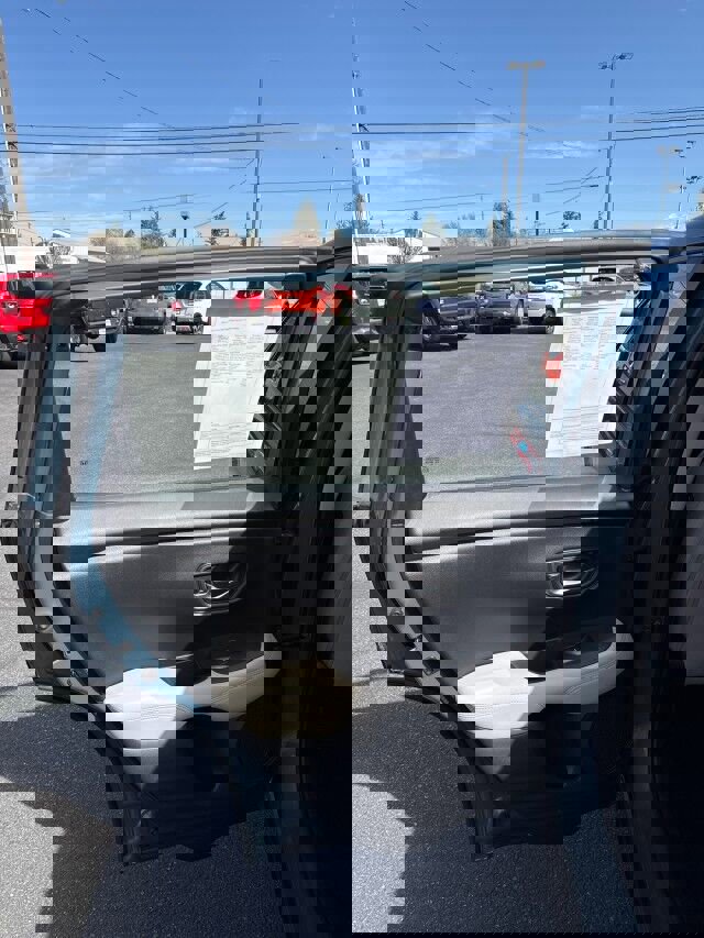 Used 2023 Honda HR-V LX image 11