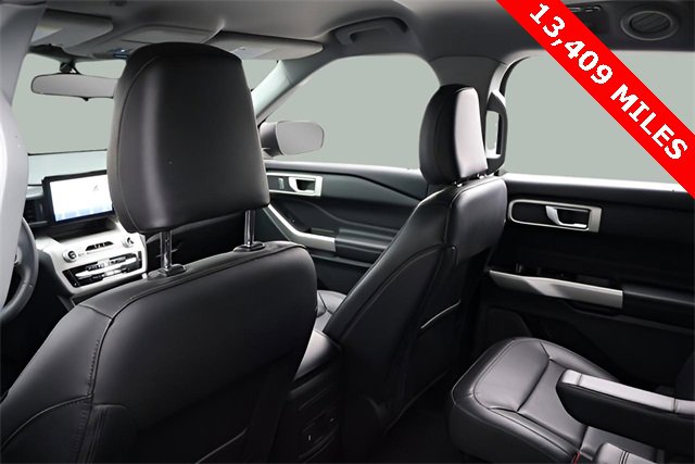 Used 2023 Ford Explorer XLT w/ Equipment Group 202A image 27