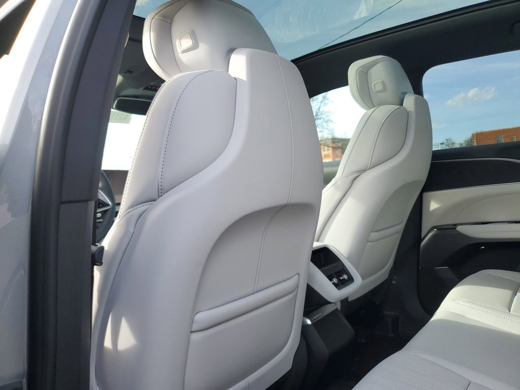 New 2026 Cadillac Lyriq Luxury image 27