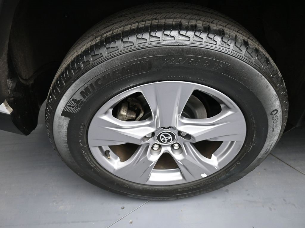 Certified 2022 Toyota RAV4 XLE image 12
