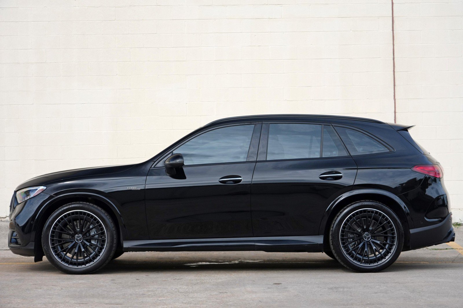 Used 2024 Mercedes-Benz GLC 43 AMG 4MATIC image 9