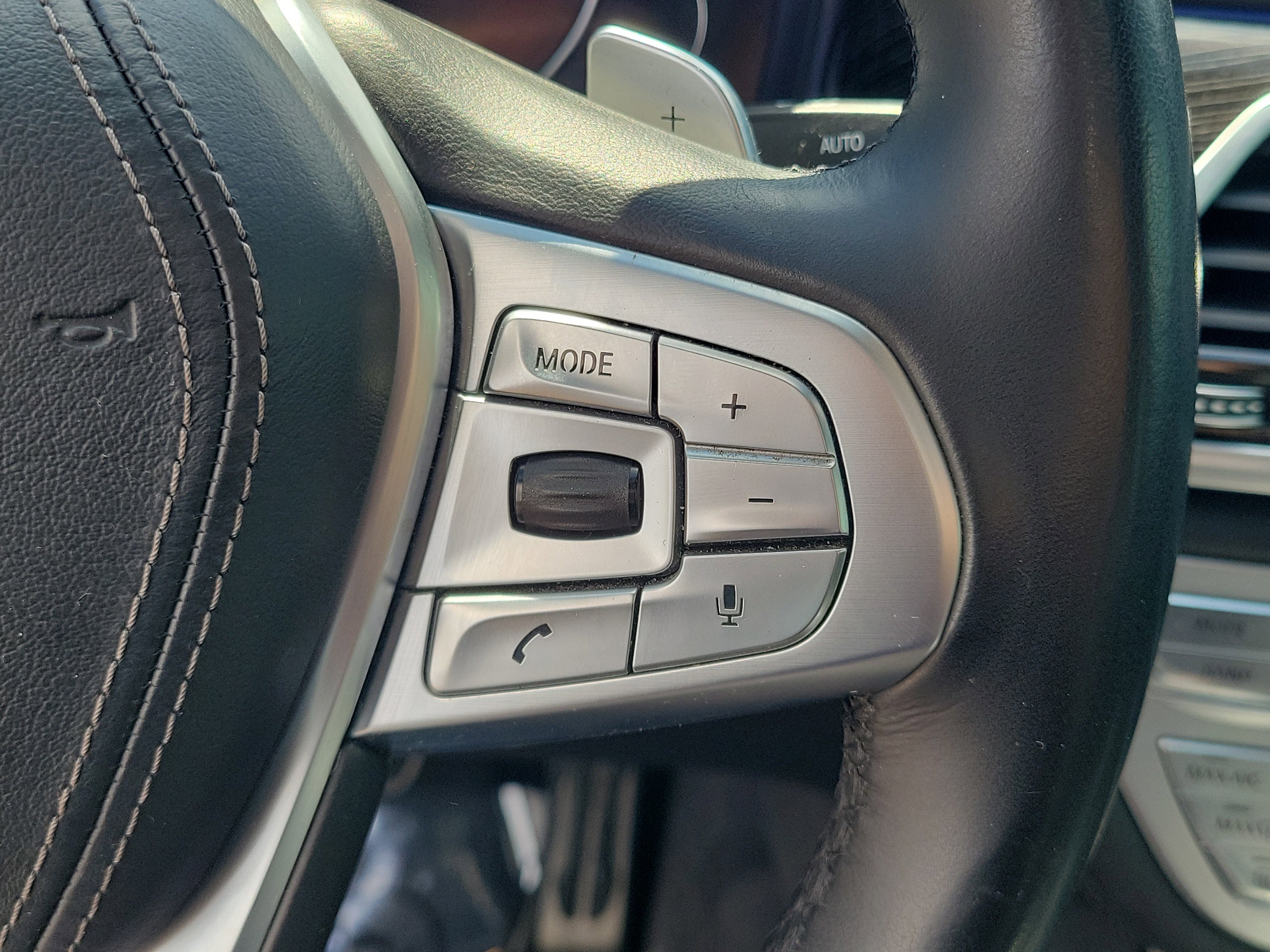 Used 2018 BMW 750i xDrive image 28